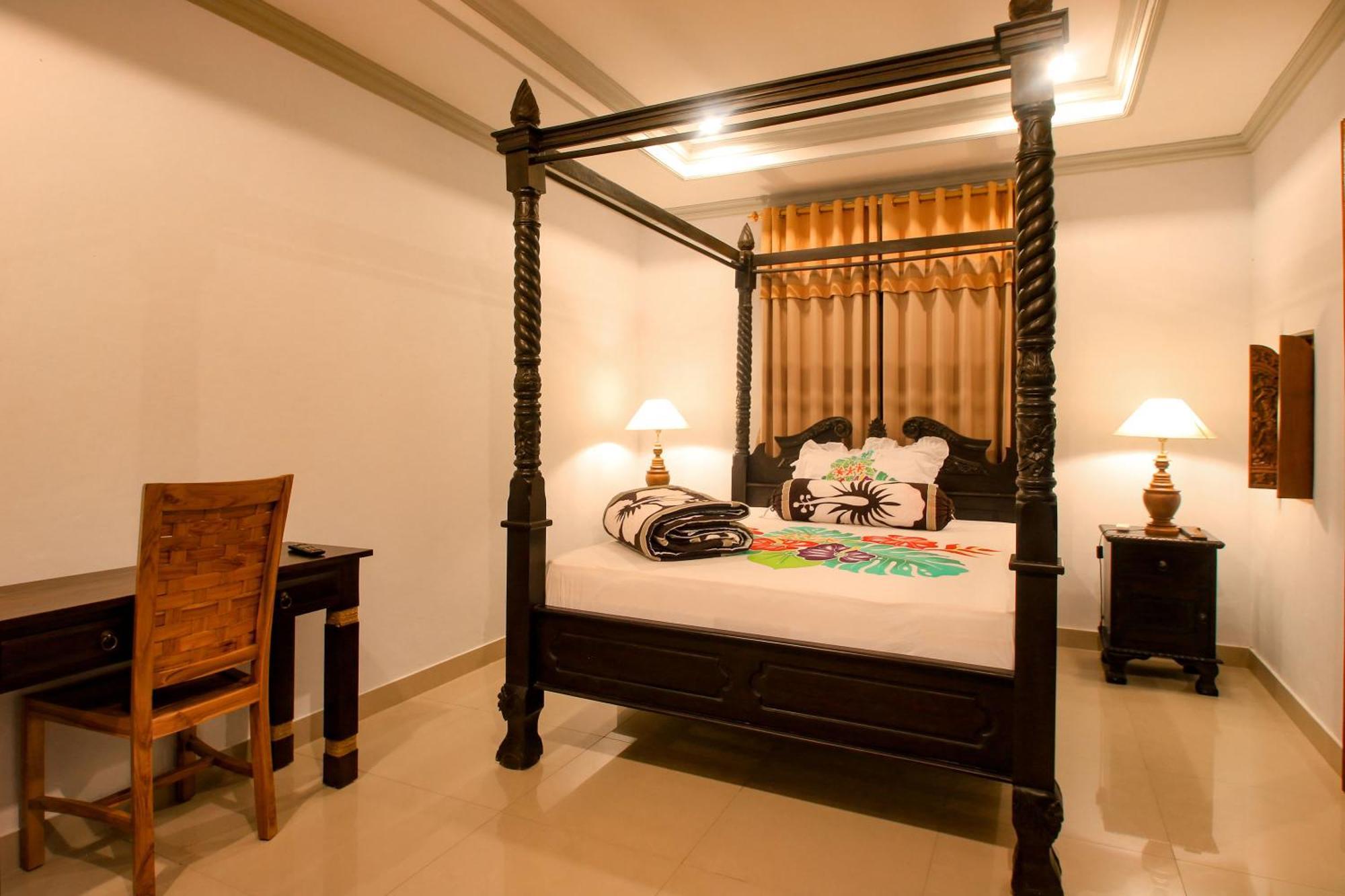 Balinese Suite with Bathtub